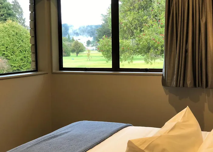 Luxury K-lodge With Golf Course View-rotorua *